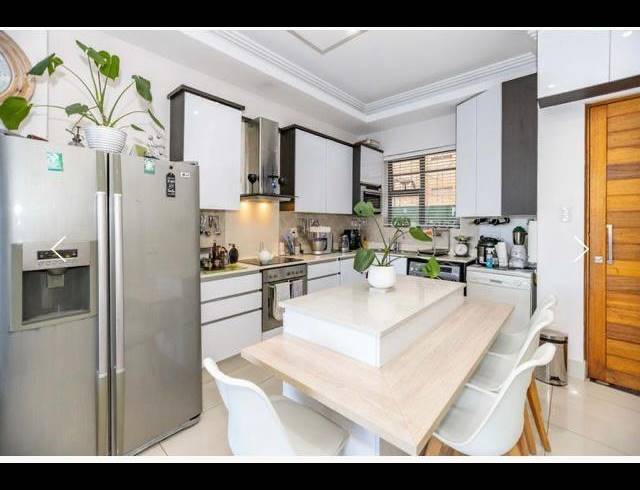 3 BEDROOM APARTMENT FOR SALE IN NEW TOWN CENTRE